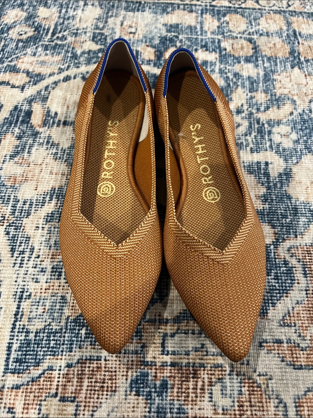 Rothy's Pointed-Toe Knit Flat in Camel with Blue Trim size 7.5